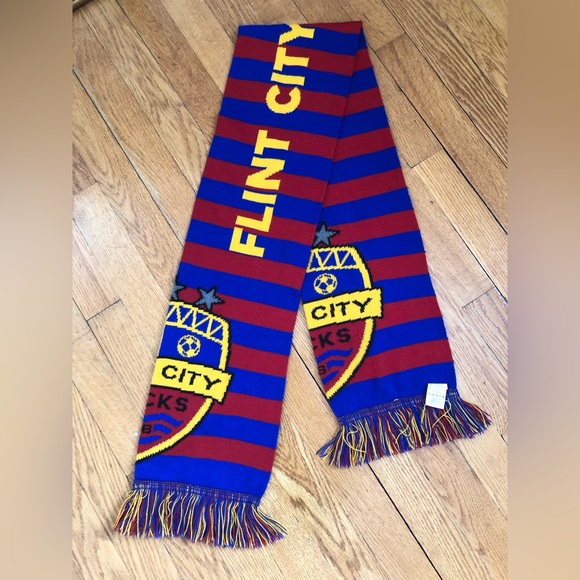 Flint City Bucks Scarf (Soccer Team) - Picture 2 of 7